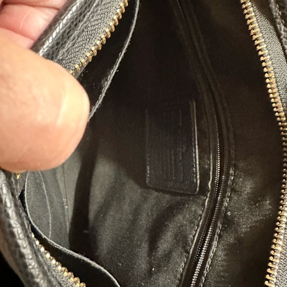 Coach Cross Body perfect condition only used a few times. - Picture 3 of 4